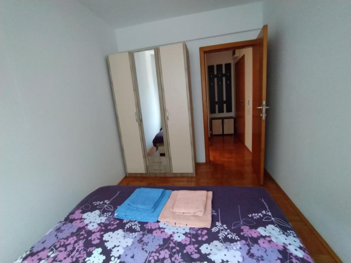 Apartment Silence B Pluzine Bagian luar foto