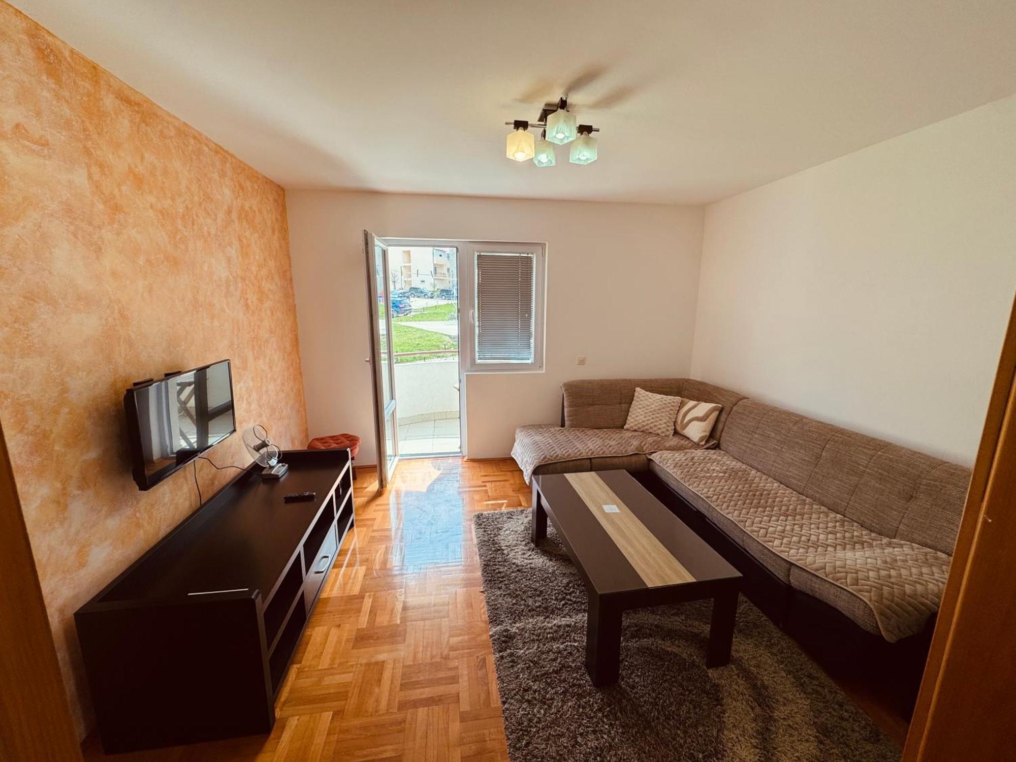Apartment Silence B Pluzine Bagian luar foto